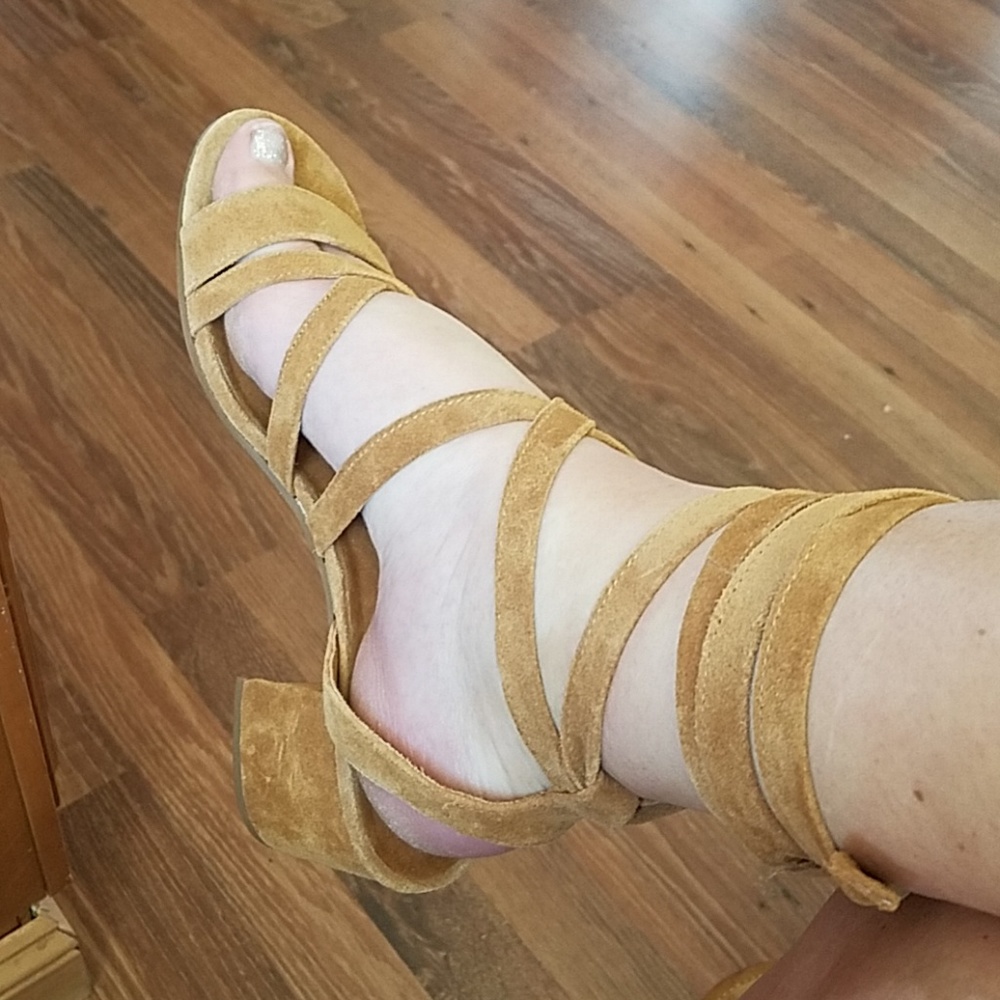 Tan suede never been worn tie up sandals with 2in
